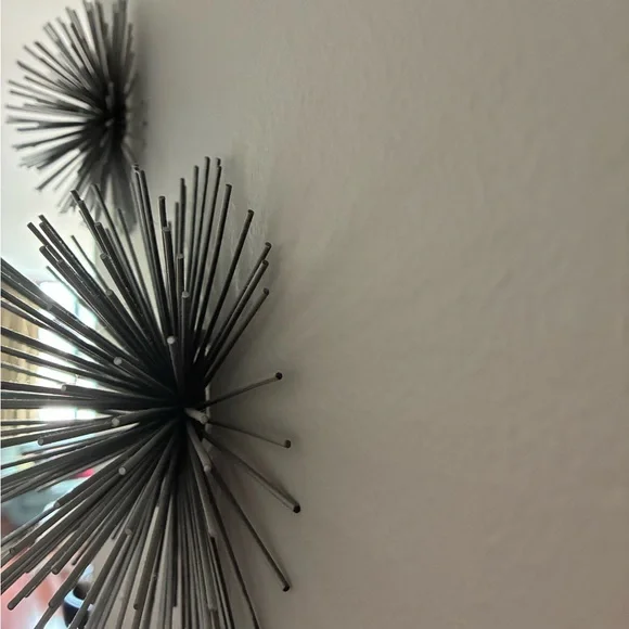 Set of Three Silver Color Retro Inspired Star Burst Wall Art or Table Art. - Picture 5 of 8